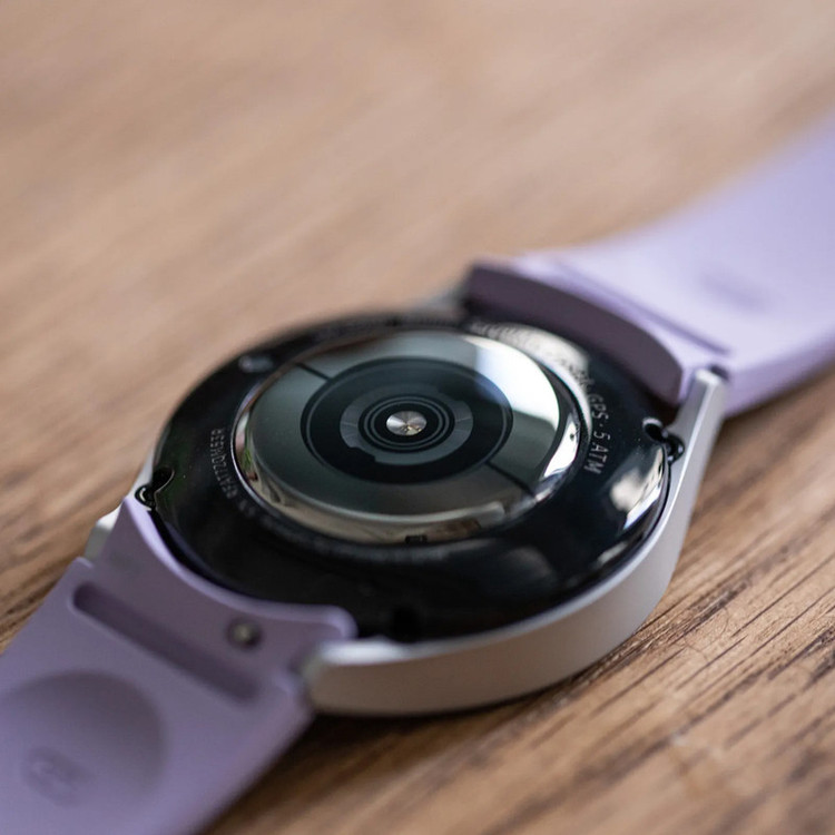 ساعت هوشمند 40 میلیمتری سامسونگ مدل Galaxy Watch 5 با بند سیلیکونی