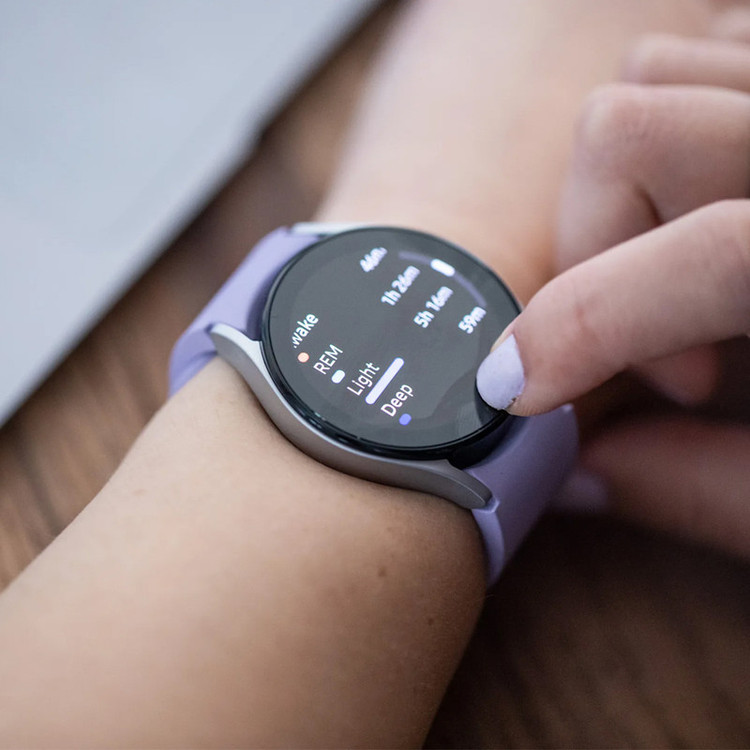 ساعت هوشمند 40 میلیمتری سامسونگ مدل Galaxy Watch 5 با بند سیلیکونی