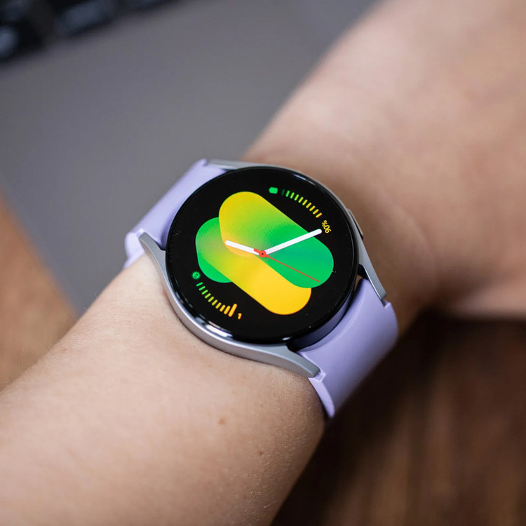 ساعت هوشمند 40 میلیمتری سامسونگ مدل Galaxy Watch 5 با بند سیلیکونی