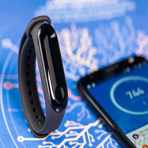 مچ بند هوشمند شیائومی مدل mi band 3 به همراه صفحه نمایش