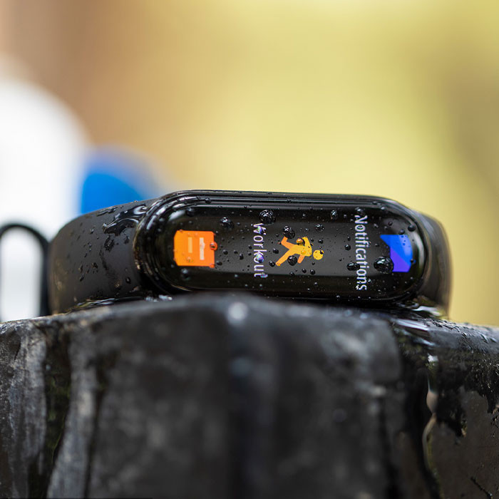 ساعت هوشمند شیائومی مدل MI BAND 6 حسگر ضربان قلب، محاسبه سطح اکسیژن خون، بند سیلیکونی
