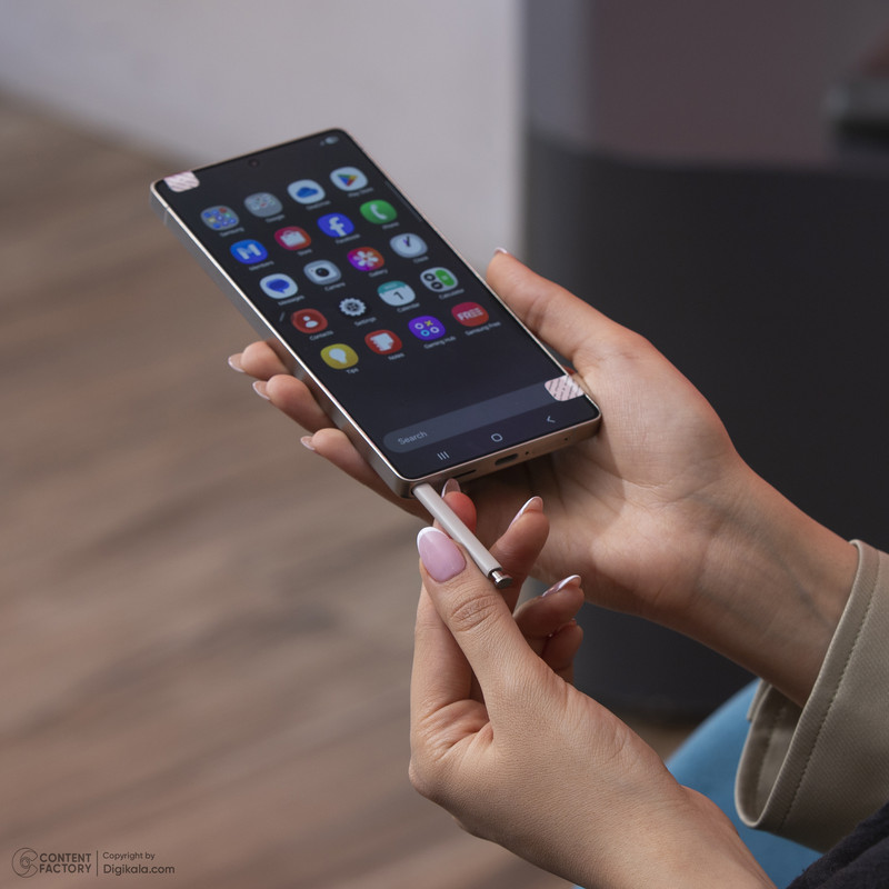 گوشی موبایل سامسونگ مدل Galaxy S25 Ultra دو سیم کارت ظرفیت 256 گیگابایت و رم 12 گیگابایت - پک ویتنام - به همراه شارژر 45 وات سامسونگ