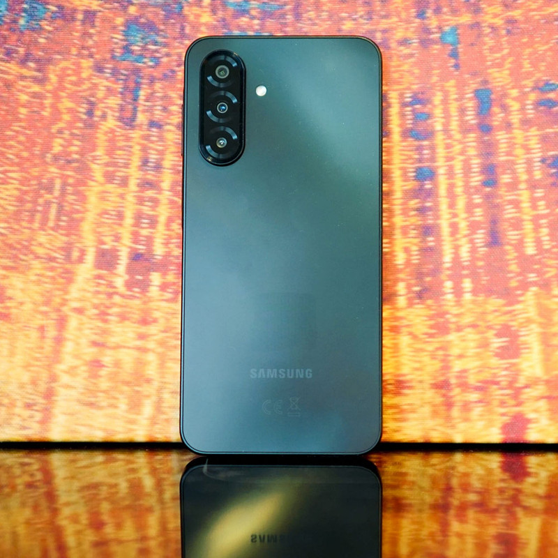 گوشی موبایل سامسونگ مدل Galaxy A17 4G دو سیم کارت ظرفیت 128 گیگابایت و رم 6 گیگابایت - ویتنام - به همراه شارژر 25 وات سامسونگ