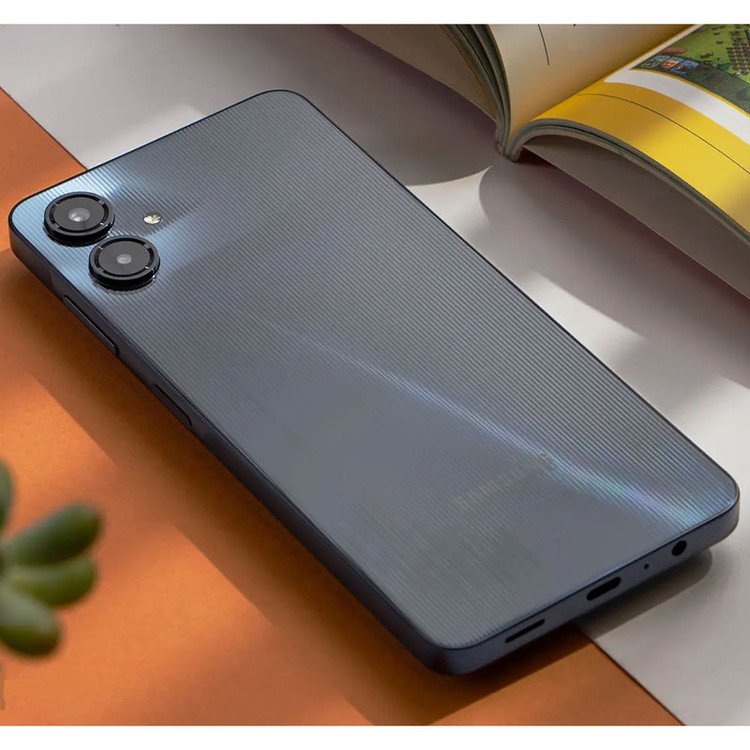 گوشی موبایل سامسونگ مدل Galaxy A06 5G دو سیم کارت 128 گیگابایت و رم 6 گیگابایت به همراه شارژر 25 وات سامسونگ