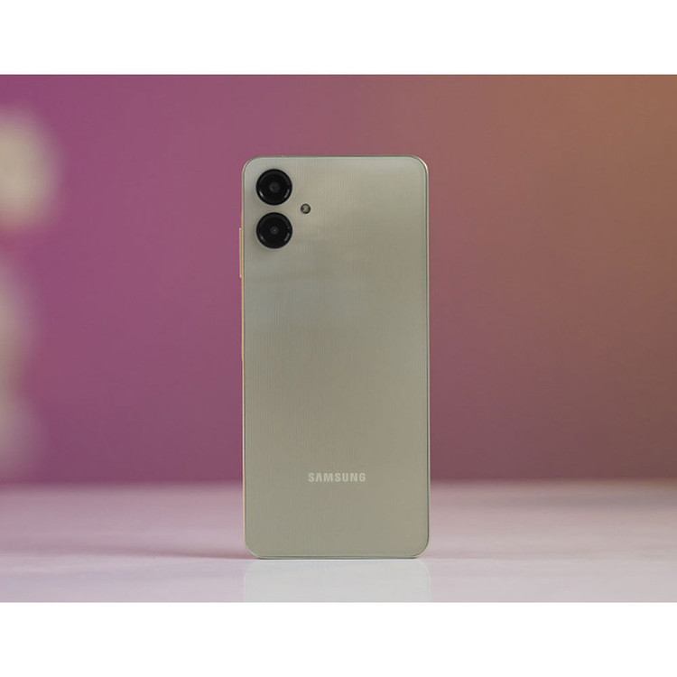 گوشی موبایل سامسونگ مدل Galaxy A06 5G دو سیم کارت 128 گیگابایت و رم 6 گیگابایت به همراه شارژر 25 وات سامسونگ