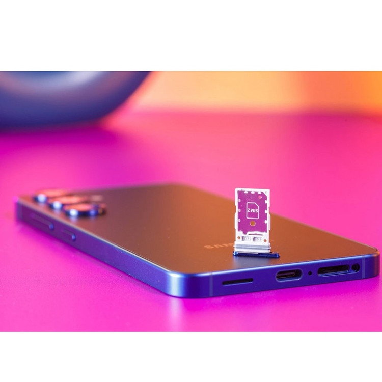 گوشی موبایل سامسونگ مدل Galaxy S25 دو سیم کارت ظرفیت 256 گیگابایت و رم 12 گیگابایت - به همراه شارژر 45 واتی سامسونگ